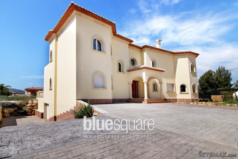 Fabulous Brand New 4 Bedroom 4 Bathroom..
