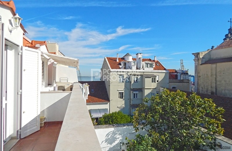 Spacious Duplex Apartment in Lisbon - 2