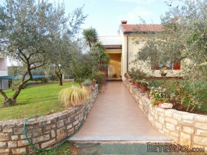 UMAG okolica-samostojeća kuća sa velikom okućnicom - 4