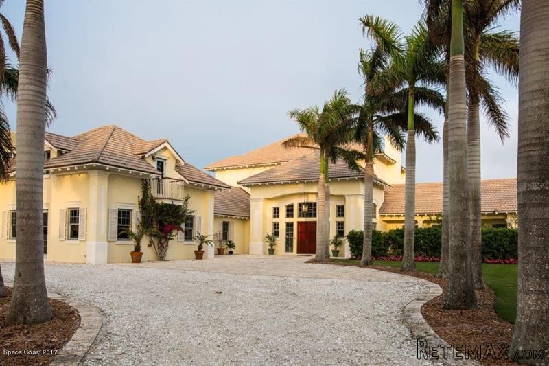 4 bedroom Detached House For Sale: 716..