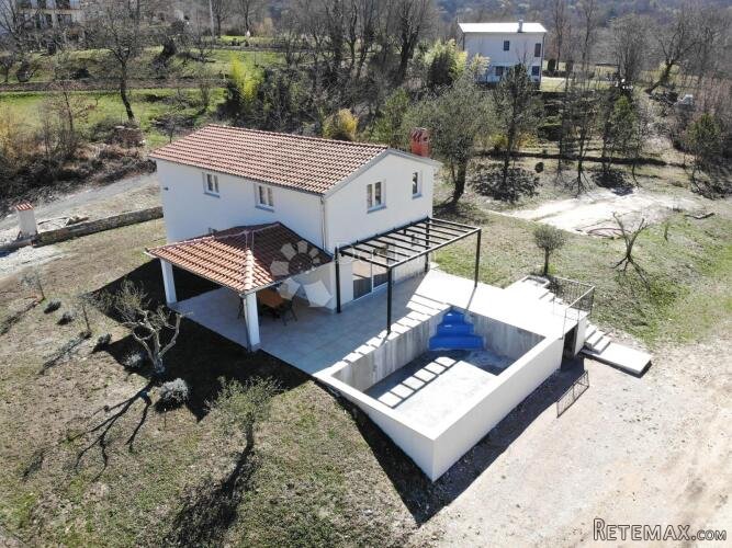 Cerovlje, atraktivna kuća s bazenom i saunom na TOP lokaciji - 2
