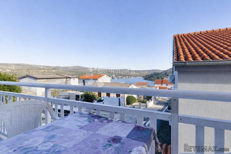 Rogoznica – Apartmanska kuća s 7 jedinica i velikim investic - 2