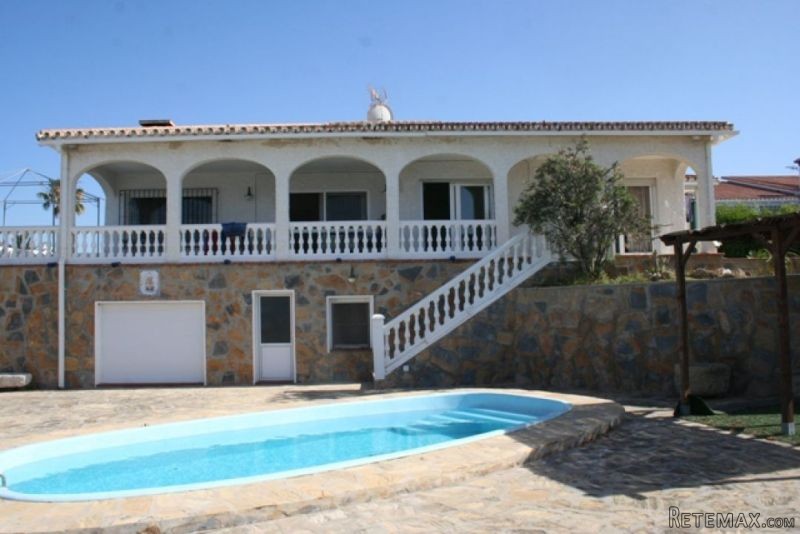 4 bedroom, 2 bathroom Villa, (build 250..