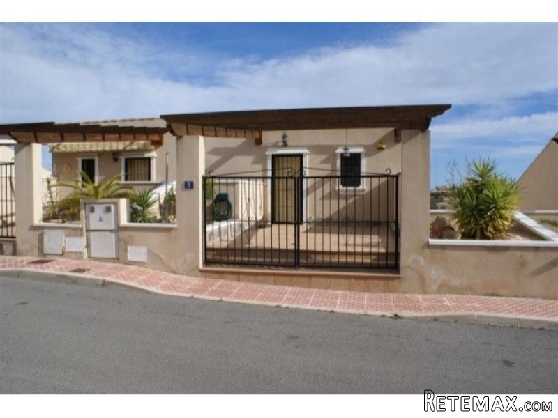 3 bedroom, 2 bathroom Semi Detached..