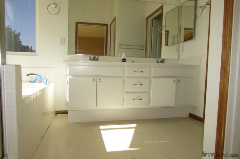 6108 W Avenue L12 Lancaster, CA, 93536.. - 2
