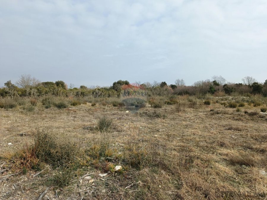Istra, Peroj, vikend zemljište 710m2 - 2