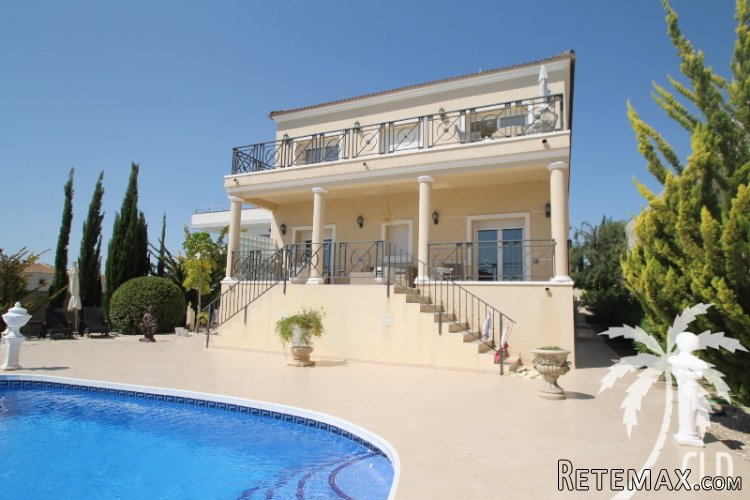 This unique sunny villa is located on the edge of the.. - 2
