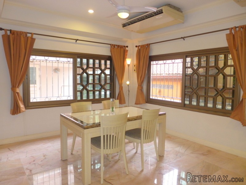 3 bedroom low maintenance house at..