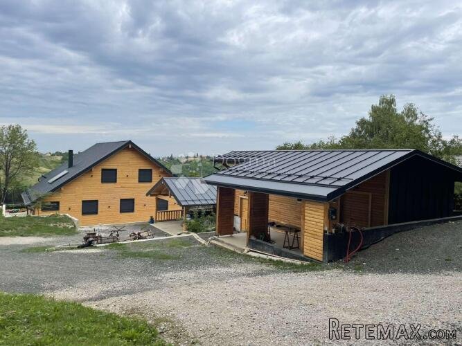 Drvena kuća u naručju šume - 3