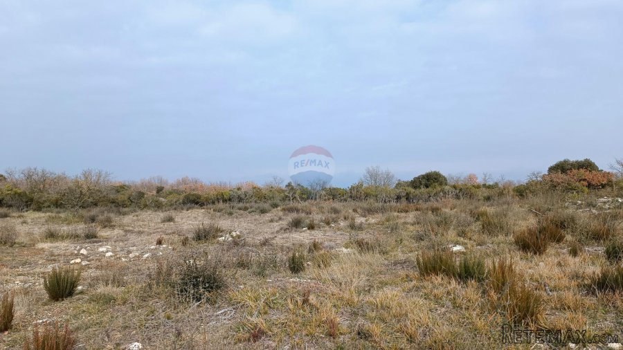 Istra, Peroj, vikend zemljište 710m2 - 3