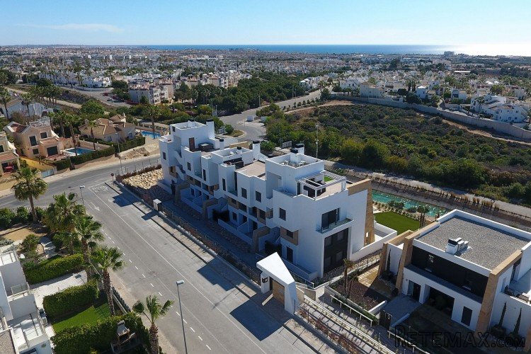 Los apartamentos están situados en una urbanización en V.. - 3