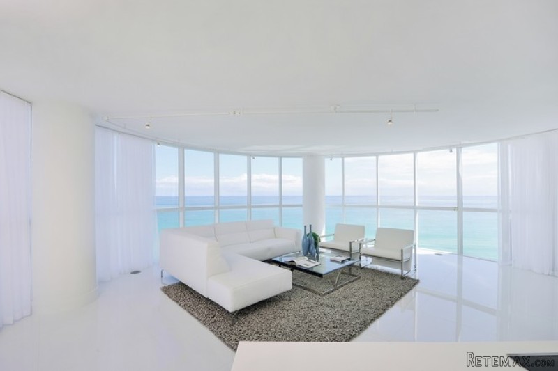 3 bedroom Flat For Sale: 6301 Collins.. - 2