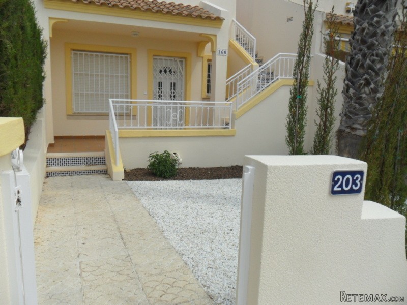 Fantastic Bungalow Overlooking The Pool..