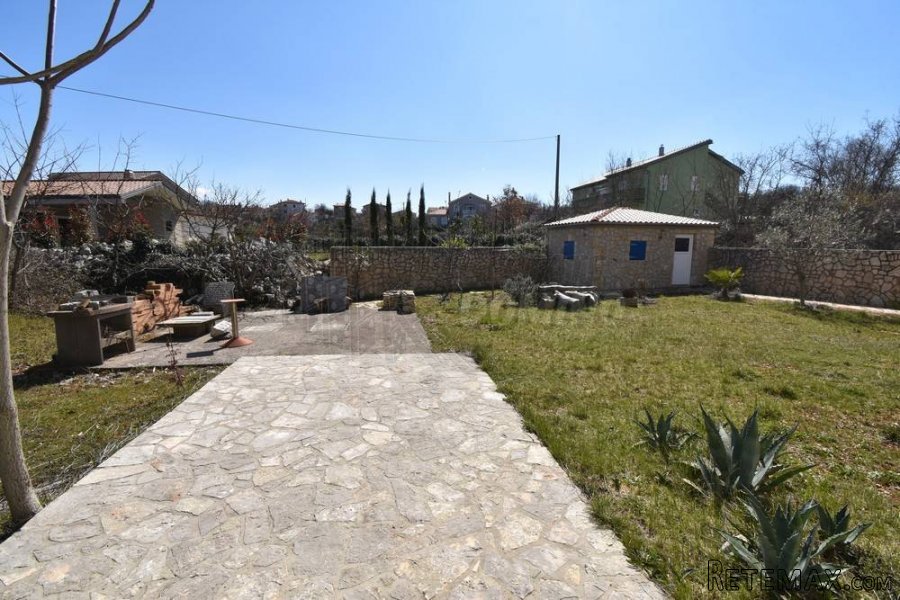 Apartmanska kuća s puno potencijala! Otok Krk! - 8