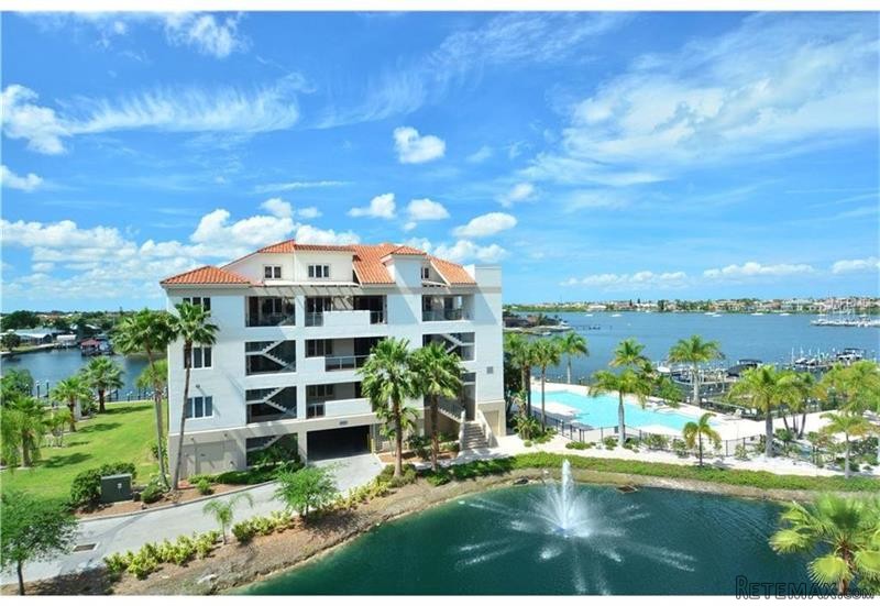 4 bedroom Property For Sale: 1030..