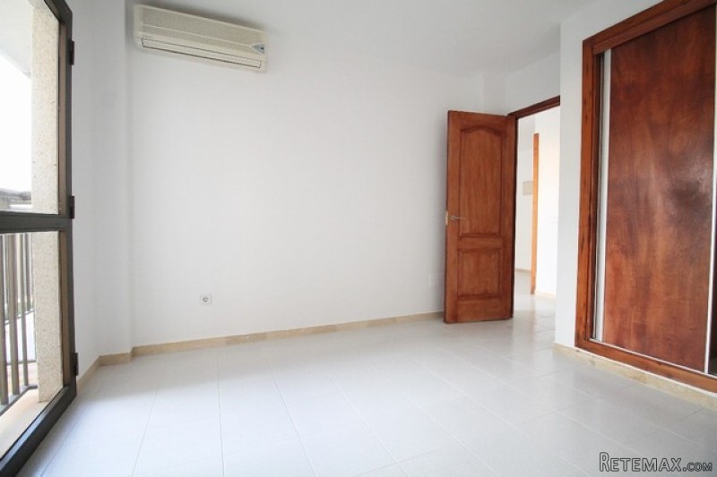 Bank foreclosure 1 bedroom apartment.. - 2