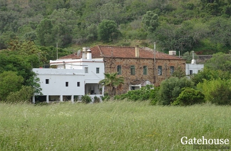 11 Bed Farmhouse With Annexes For Sale.. - 2