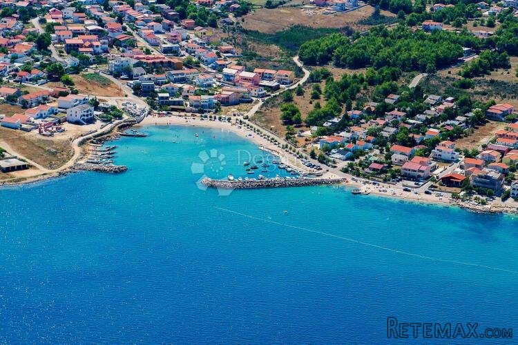 Vir - plaža, 4 apartmana, + zemljište uključeno u cijenu
