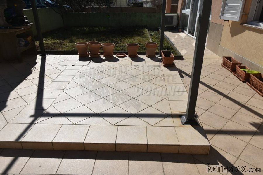 Apartman s 3 spavaće sobe i okućnicom! Grad Krk! - 6