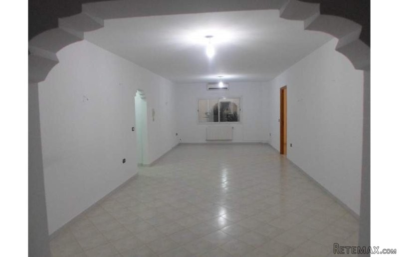 charmant appartement meuble s+3 situe a..
