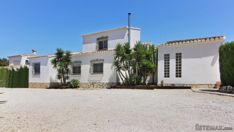 Fantastic 4 Bedroom 3 Bathroom Family..