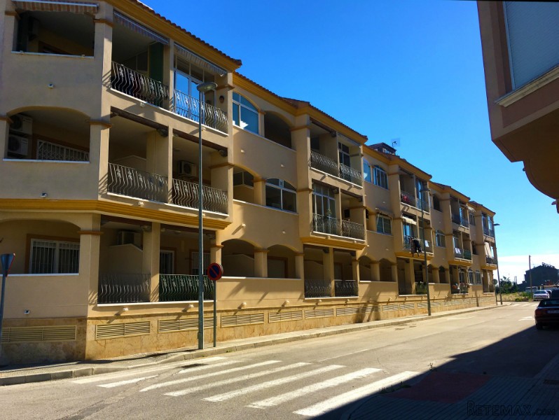 2 bedroom, 1 bathroom Apartment, (build..