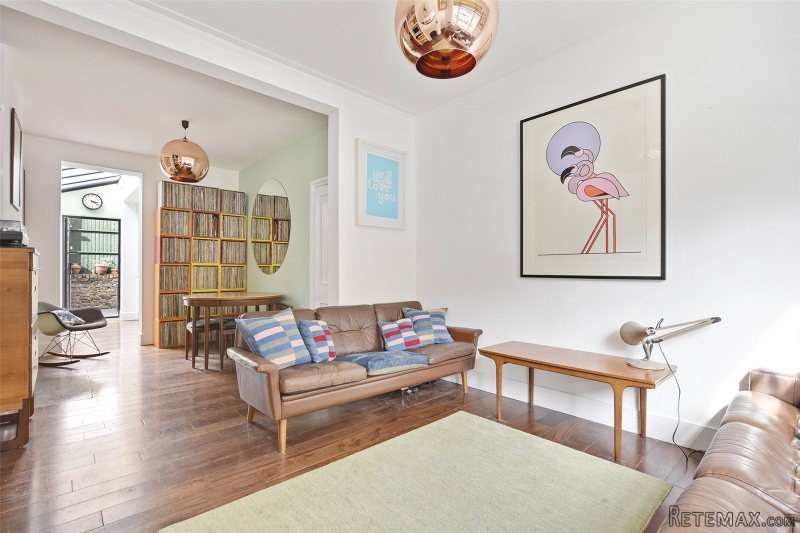 3 Bedroom House, Freehold - 2