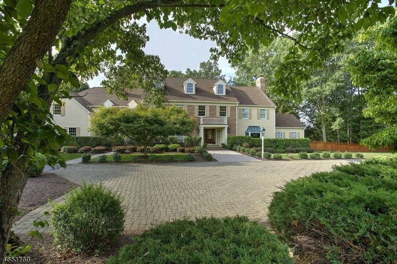 6 bedroom Detached House For Sale: 2..