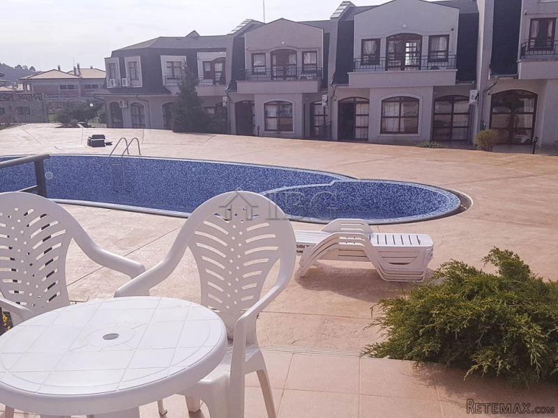 Furnished 2-bedroom apartment with pool.. - 2
