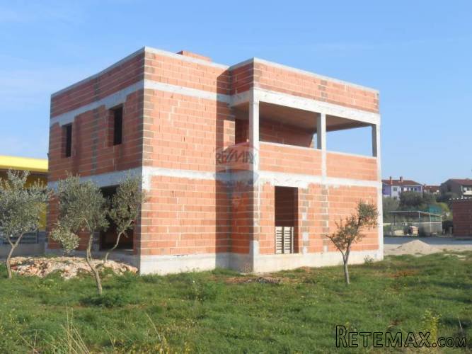 Istra, Vodnjan, Rohbau kuća od 214,9 m2 na parceli od 685... - 2