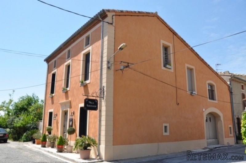 Magnificent Renovated House With 6..