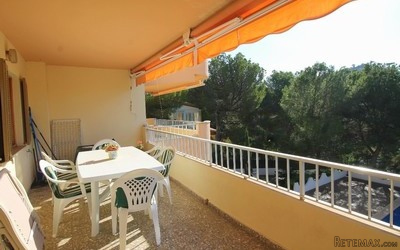 3 Bedroom Apartment with communal pool..