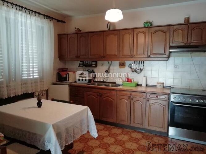 Crikvenica, Grižane, samostojeća kuća 290m2, okućnica - 3