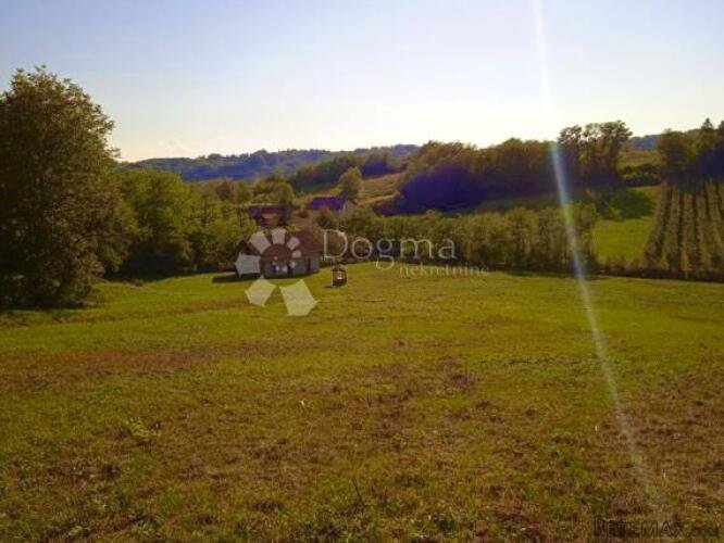 Impresivna građevna parcela na divnoj lokaciji! 22.000 m2! - 3