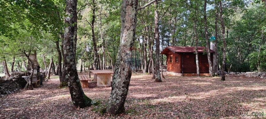 Istra, Butkovići - vikendica na poljoprivrednom zemljištu od