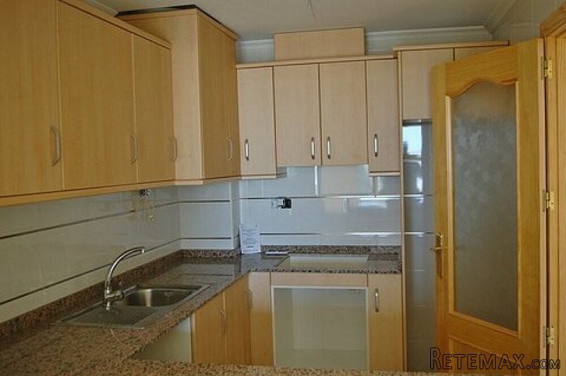 2 bed Apartment with Large Private..