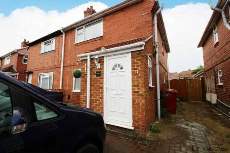 3 bedroom, Semi-detached House house..