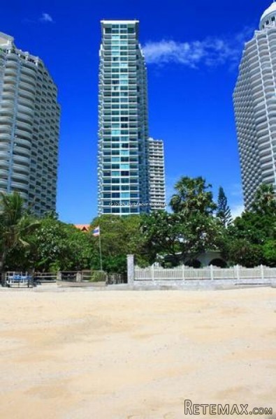 1 Bedroom Condo for sale in Wongamat -..