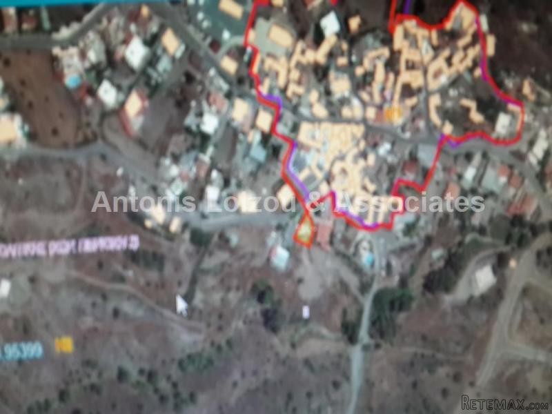 298m2 Residential Plot in Sia