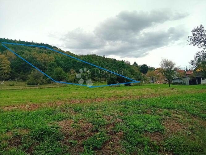 Atraktivno zemljište s panoramskim pogledom na Gacku dolinu
