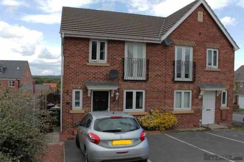 3 bedroom, Semi-detached House house..