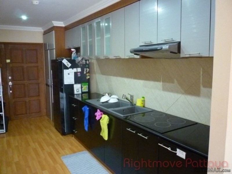 1 Bedroom Condo for sale in Pratumnak -.. - 2