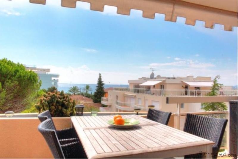 Apartment 100m From The Sea..