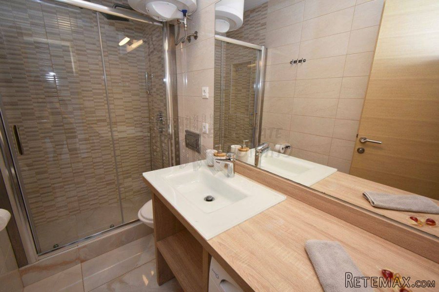 Lijepi apartman sa pogledom na more i bazenom! - 11