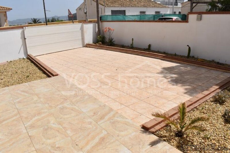 NEW & EXCLUSIVE LISTING FOR VOSS HOMES - A beautifully.. - 11