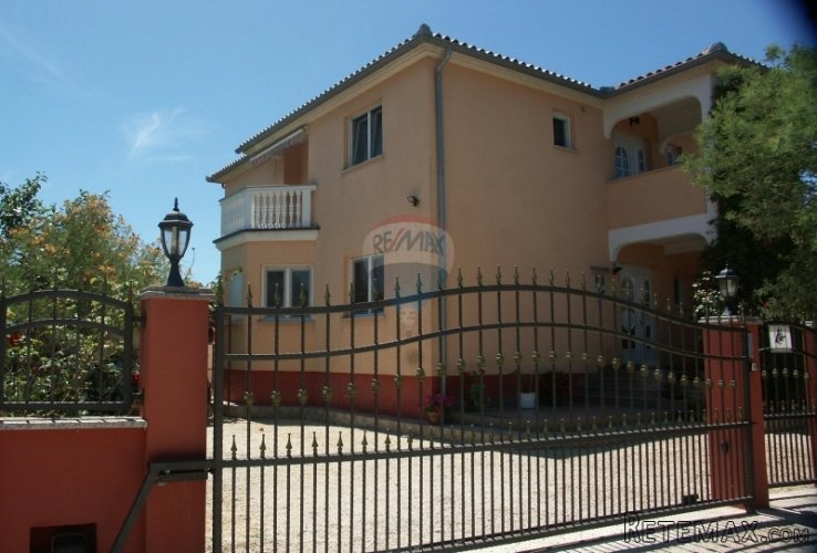 Pula, Štinjan apartmanska kuća 800m od mora - 5