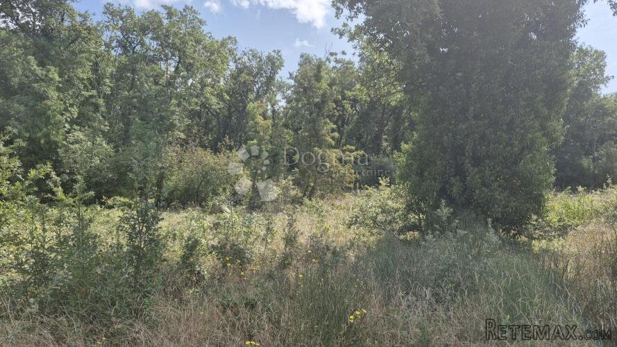 Na prodaju je poljoprivredno zemljište površine 520 m2 - 3