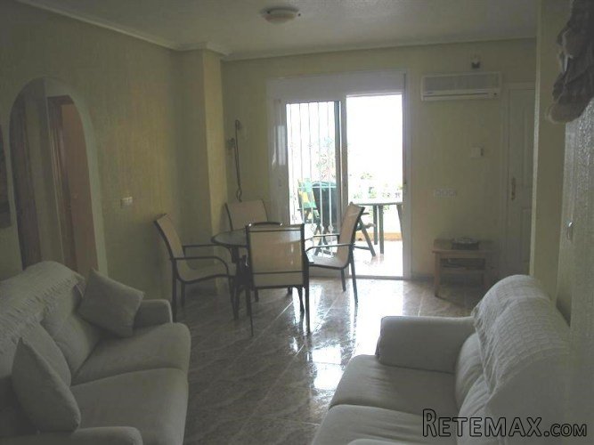 This south facing top floor apartment is offered for sale.. - 3