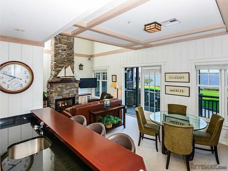 3 bedroom Flat For Sale: Rhode Island.. - 2