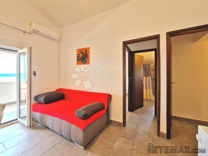 Kuća s 8 apartmana spremna za turistički najam - 5